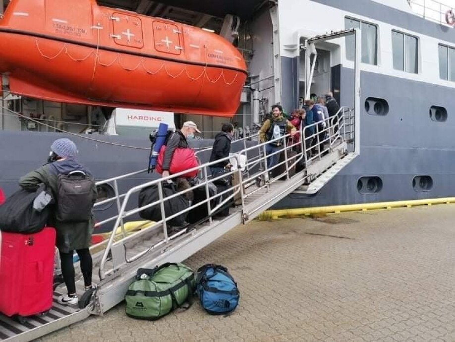 Embarking RV Kronprins Haakon. Safe voyage and may the data catch be big .