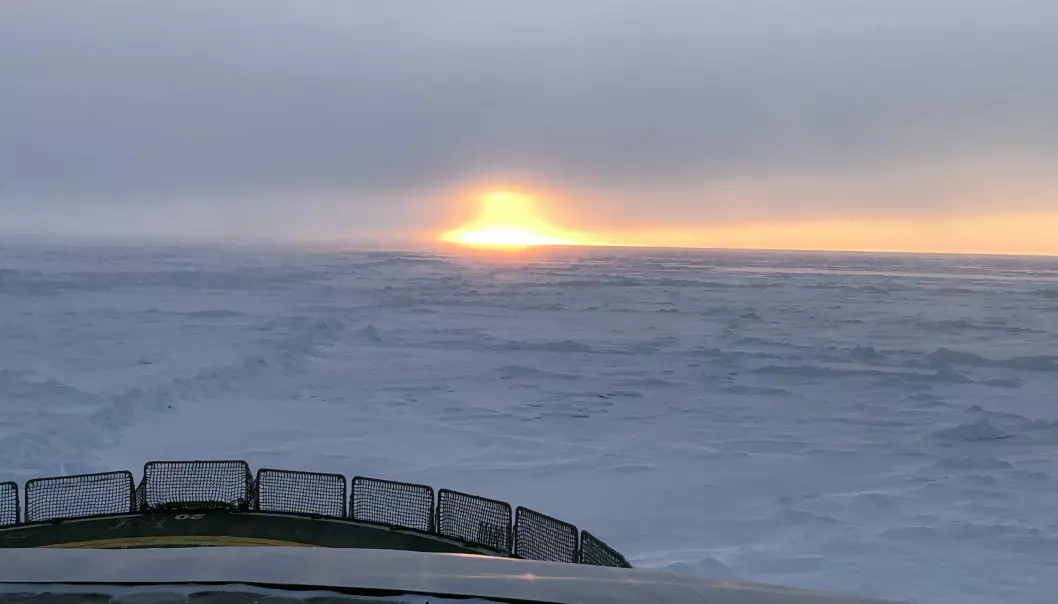 Sailing northwest into the Amundsen Basin and central Arctic Ocean