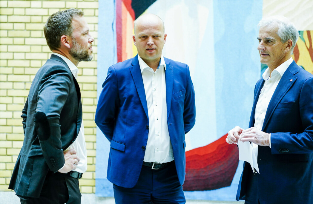 The Norwegian Socialist Left (SV), Centre (Sp) and Labour (AP) parties now all say that they want to do something about housing policy. The Labour and the Socialist Left want to start a third housing sector. All three parties want to make it easier to obtain start-up loans through the Norwegian State Housing Bank. The Norwegian Socialist Left (SV), Centre (Sp) and Labour (AP) parties now all say that they want to do something about housing policy. The Labour and the Socialist Left want to start a third housing sector. All three parties want to make it easier to obtain start-up loans through the Norwegian State Housing Bank.