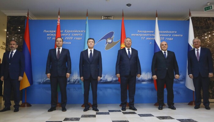 Leaders from the member states of the Eurasian Union (EEU) pose for a photographer during a meeting in Belarus in 2020. The goal of the union was ambitious when it was established in 2015. The idea was to create a common market with the free movement of goods, services and finances and eventually, a common currency. But after the Russian occupation of the Crimean peninsula in Ukraine, relations between the participants cooled. It became clear to several smaller countries the extent to which Russia wanted to dominate the organization. Leaders from the member states of the Eurasian Union (EEU) pose for a photographer during a meeting in Belarus in 2020. The goal of the union was ambitious when it was established in 2015. The idea was to create a common market with the free movement of goods, services and finances and eventually, a common currency. But after the Russian occupation of the Crimean peninsula in Ukraine, relations between the participants cooled. It became clear to several smaller countries the extent to which Russia wanted to dominate the organization.