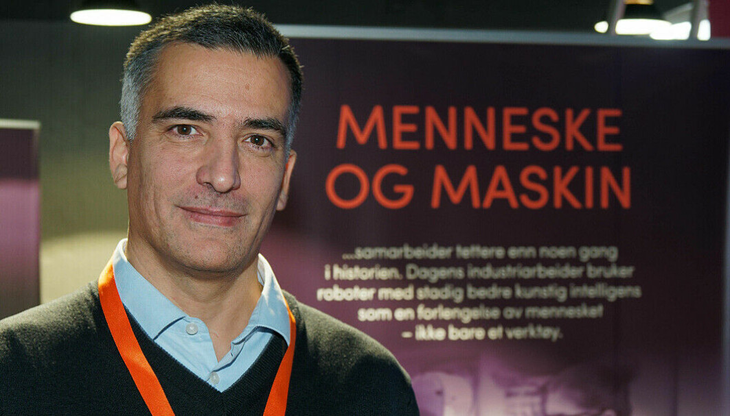 Manuel Oliveira has taken his research background and founded KIT-AR, which helps customers produce everything from furniture to aircraft. Manuel Oliveira has taken his research background and founded KIT-AR, which helps customers produce everything from furniture to aircraft.