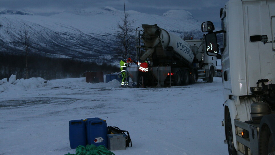 Cold conditions: In the future the demand for low-carbon concrete will increase. Such concretes have a low cement content and, as a result, low heat development during hardening. This makes them more vulnerable to frost damage.