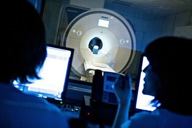 The MRI machine at Haukeland University Hospital is the tool that has determined what happens in your brain when you hear voices. The MRI machine at Haukeland University Hospital is the tool that has determined what happens in your brain when you hear voices.