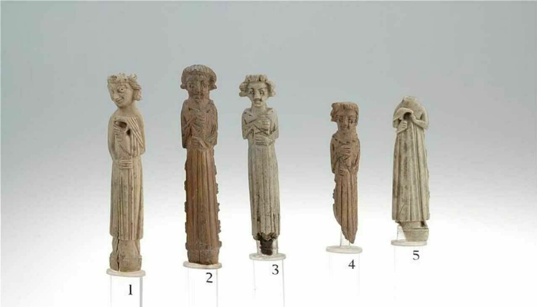 Swedish knife blades. Two of them are holding birds. These are most likely from the 14th century, judging by the hair style. Swedish knife blades. Two of them are holding birds. These are most likely from the 14th century, judging by the hair style.