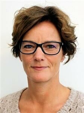 According to Mette Fagernes from the NIPH it is assumed that indirect transmission of the coronavirus, such as by touching a surface with the virus on it, plays a very small part in the spread of Covid. According to Mette Fagernes from the NIPH it is assumed that indirect transmission of the coronavirus, such as by touching a surface with the virus on it, plays a very small part in the spread of Covid.
