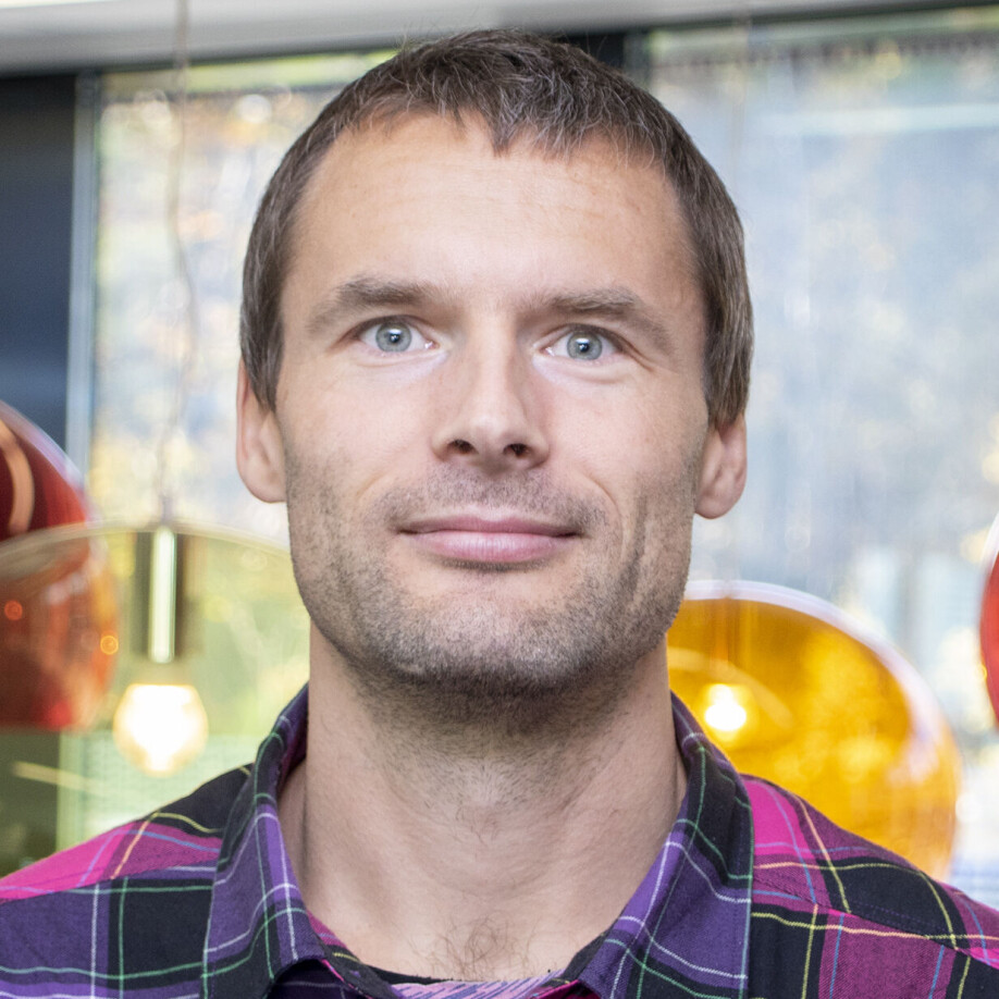 “Our findings can inspire those with high socioeconomic status to think more about people outside their circle of friends and family, and act accordingly,” Tobias Otterbring says.