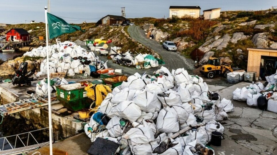 These heaps of trash were collected at Mausund and Froan nature reserve in 2021. Each bag contains about 1300 litres of marine waste.