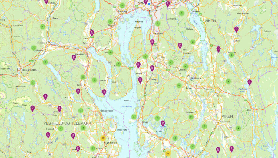 There are many hill forts south of Oslo. The green numbers indicate how many other hill forts are in proximity to the location. You can also create your own map on the website kulturminnesok.no. at the Norwegian Directorate for Cultural Heritage. Search for the word bygdeborg. You can zoom in on the hill forts located near the location you search. Most Norwegian hill forts are around the Oslo Fjord, in Telemark and further along Sørlandet up to Karmøy. There are also a number of hill forts in Trøndelag county.