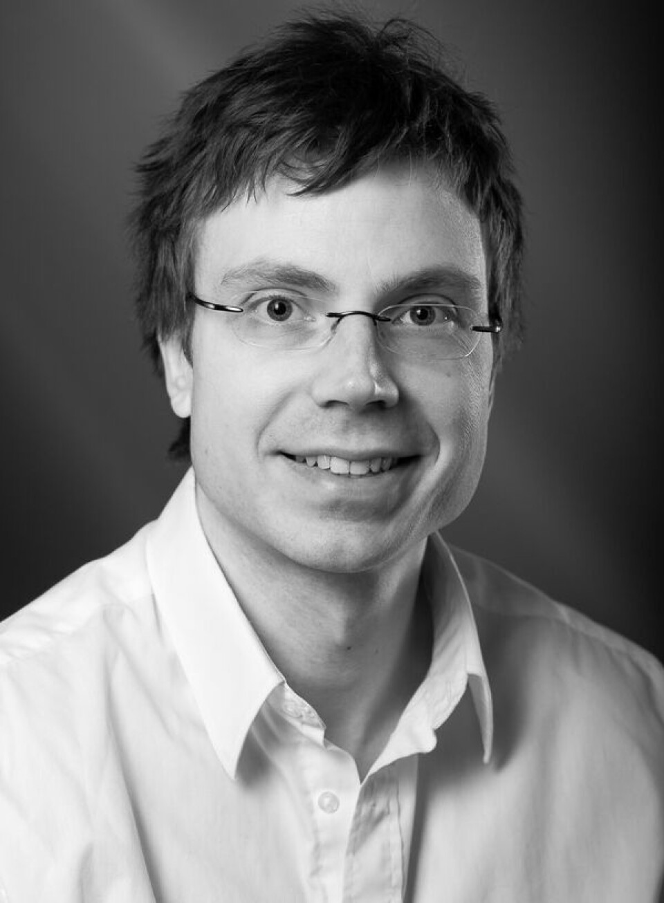 Andreas Lossius is an associate professor at the University of Oslo. He is researching MS and the Epstein-Barr virus.