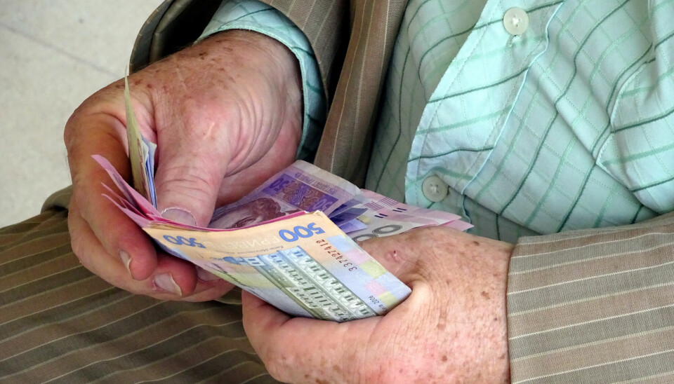 How long will the money last? Around 20 per cent of all Ukrainians report that they have no savings. 30 per cent say they have enough Ukrainian hryvnia to get them through the next month. Around 40 per cent believe their money they have may last longer than month.