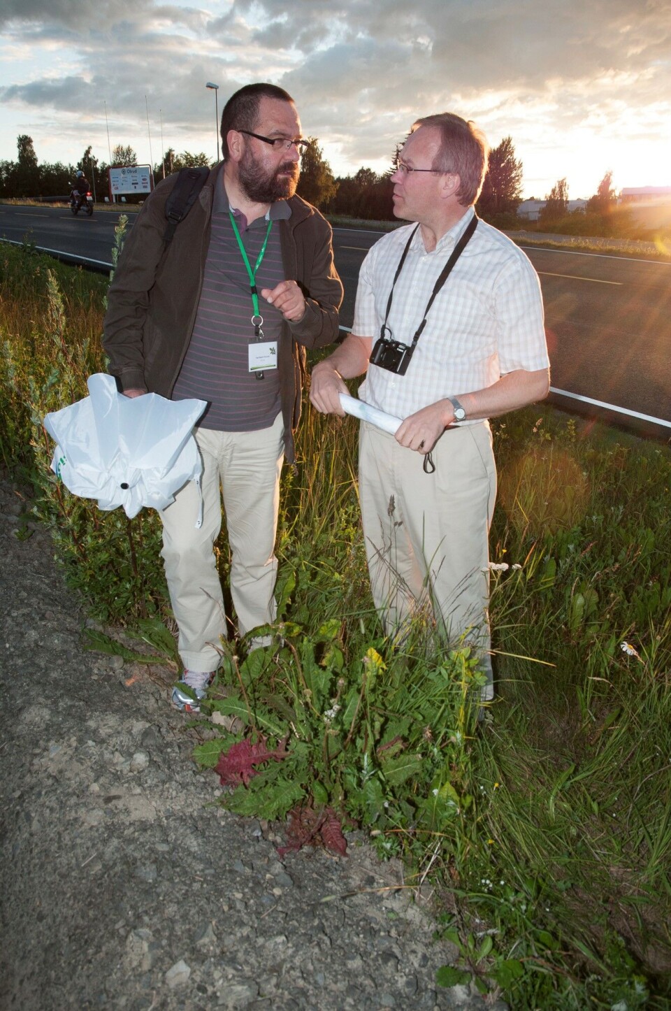 Dag-Ragnar Blystad discussing virology with his colleague Jari Valkonen from university of Helsinki during a meeting in Norway in 2010.