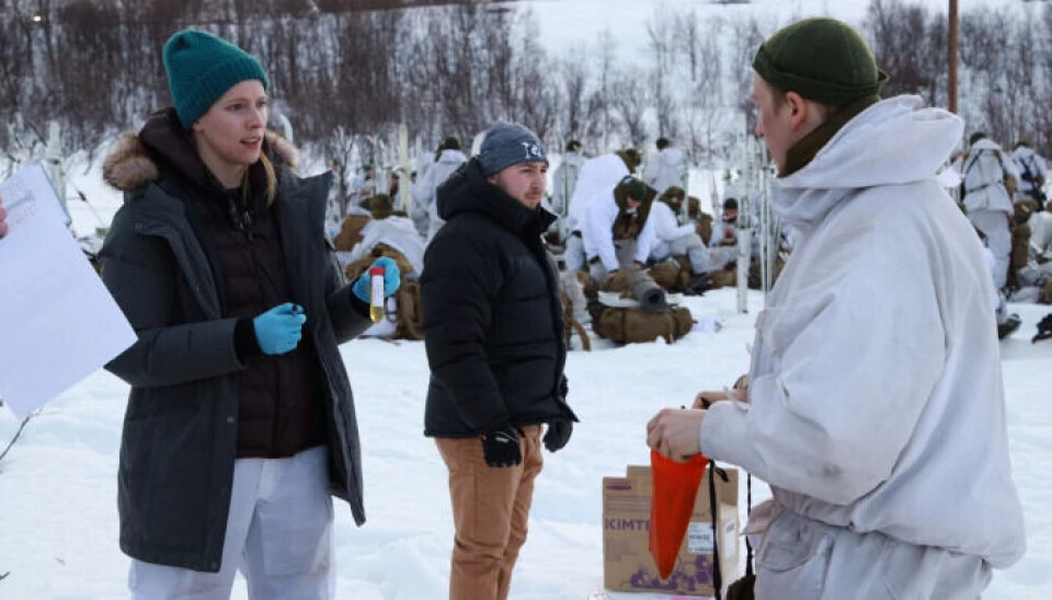 Early each morning, the researchers went out into the field to collect urine samples, food packaging and forms. To the left we see research leader Emily E. Howard collecting a sample.