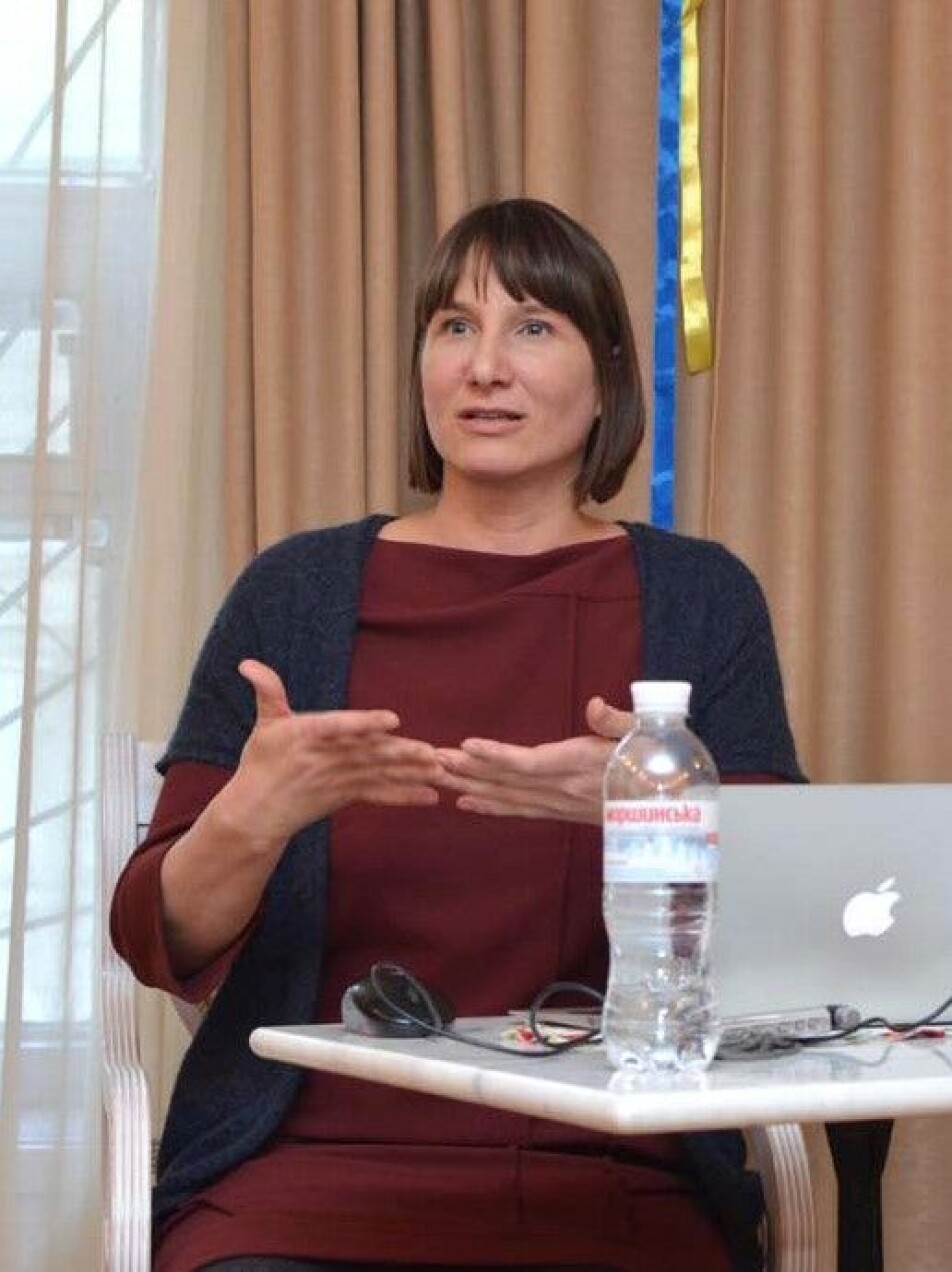 Vera Faber studies how the ellipse - a conscious omission - has been used as a creative strategy in Soviet art, literature and everyday life.
