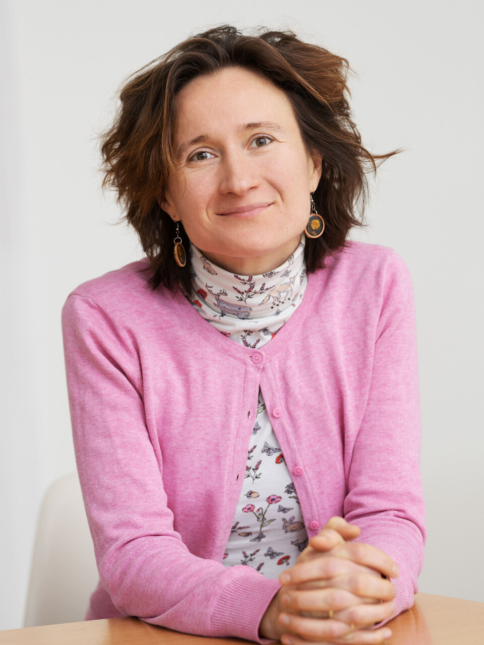 The time a child spends passive in front of a screen is a lost opportunity to take part in other activities that help language development, like playing, singing, or reading books, according to associate arofessor Natalia Kartushina.
