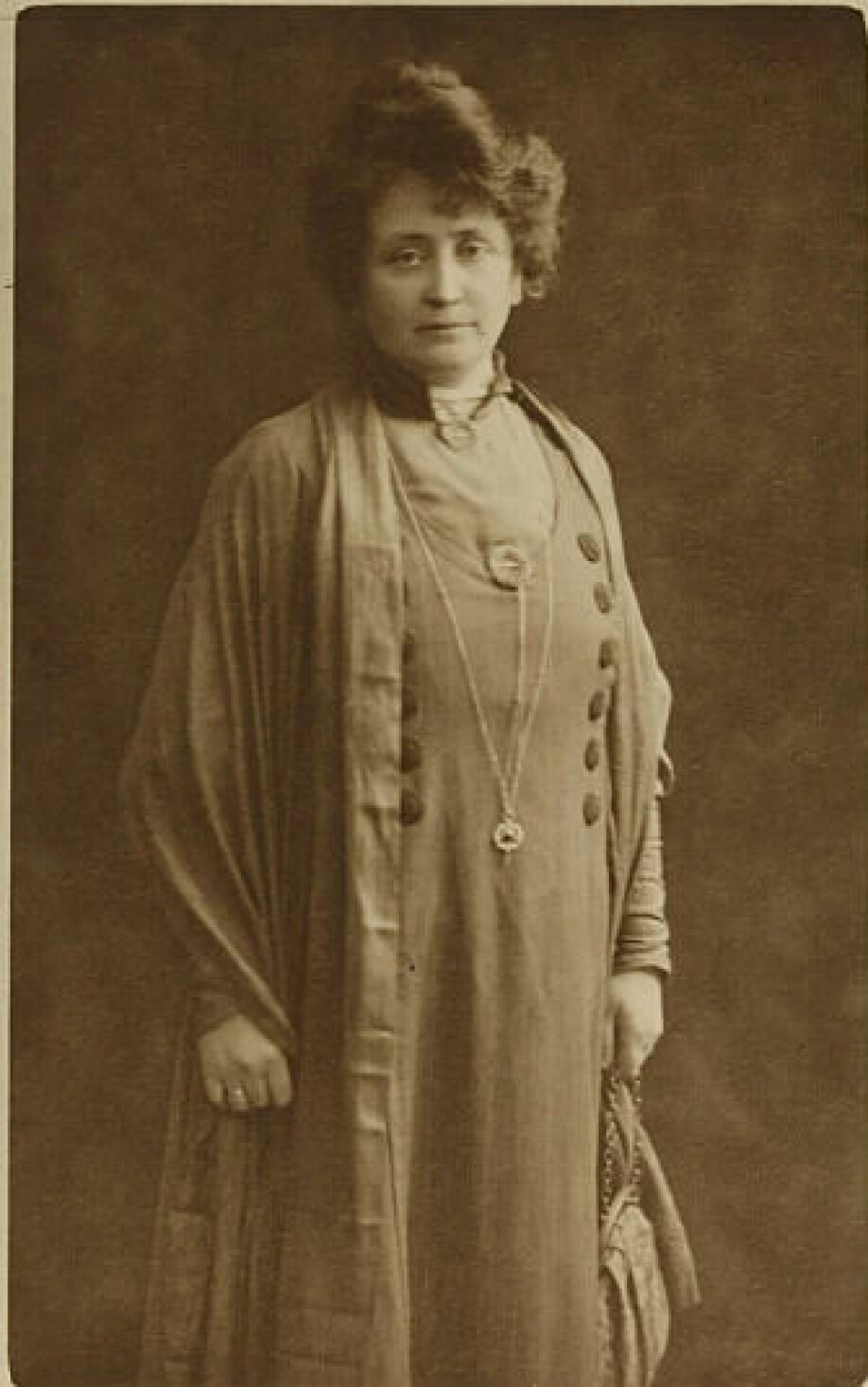 Hulda Garborg was an author and activist who used the Norwegian language, culture and traditions. This picture is from 1912.