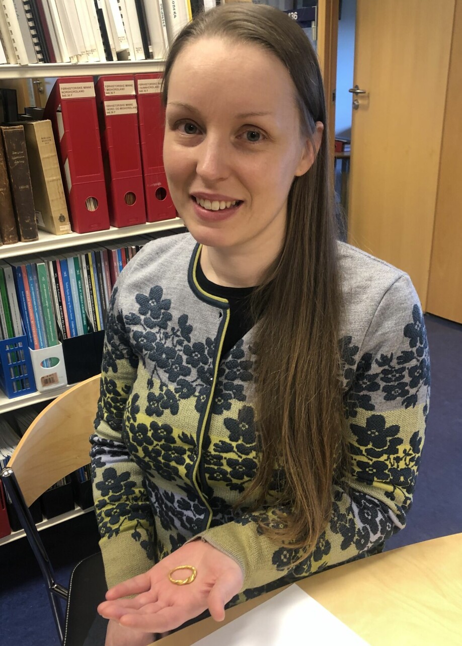 Mari Ingelin Heskestad knew exactly what to do when she realized she had found a special ring - she immediately contacted the archaeological team in the Vestland county section for cultural heritage.