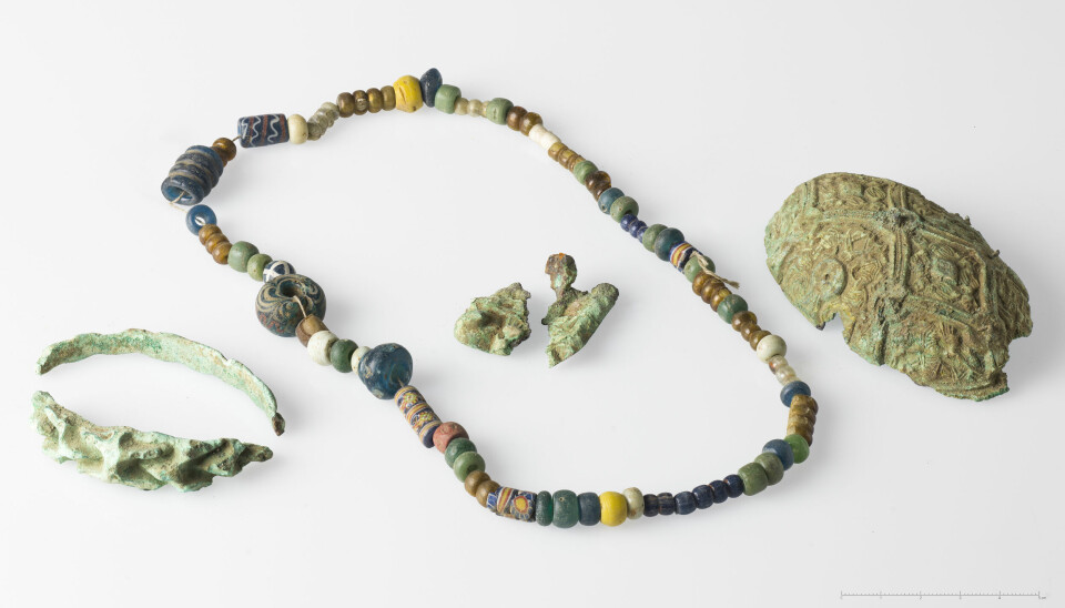 A collection of typical Viking Age women's jewellery was handed in to the Museum of Archaeology in Stavanger last week, after having spent 70 years in soembody's private home.