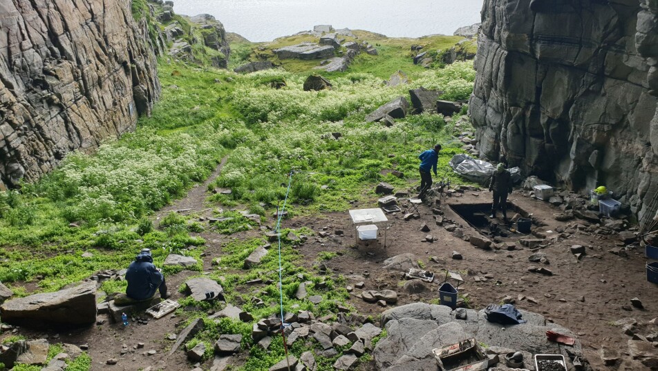The archeologists working in Kirkhellaren.