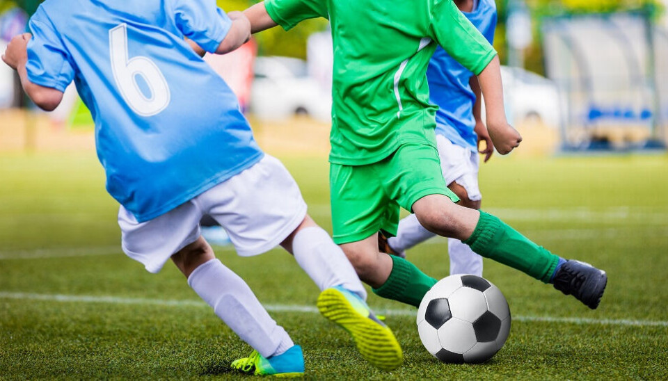 Student-athletes who are accepted into schools with elite sports programmes have different advantages and disadvantages than students who go to regular upper secondary schools that are sports-friendly.