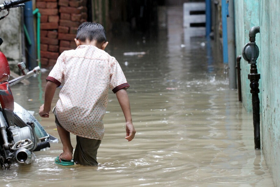 Climate change is happening now, as Pakistani citizens experienced with torrential monsoon rains and deadly flooding. The Global Climate Risk Index 2021 ranked Pakistan as one of the most vulnerable countries in the world to climate change and extreme weather events. Requiring companies to report their climate risks could help pave the way for ambitious climate policies, researchers say.