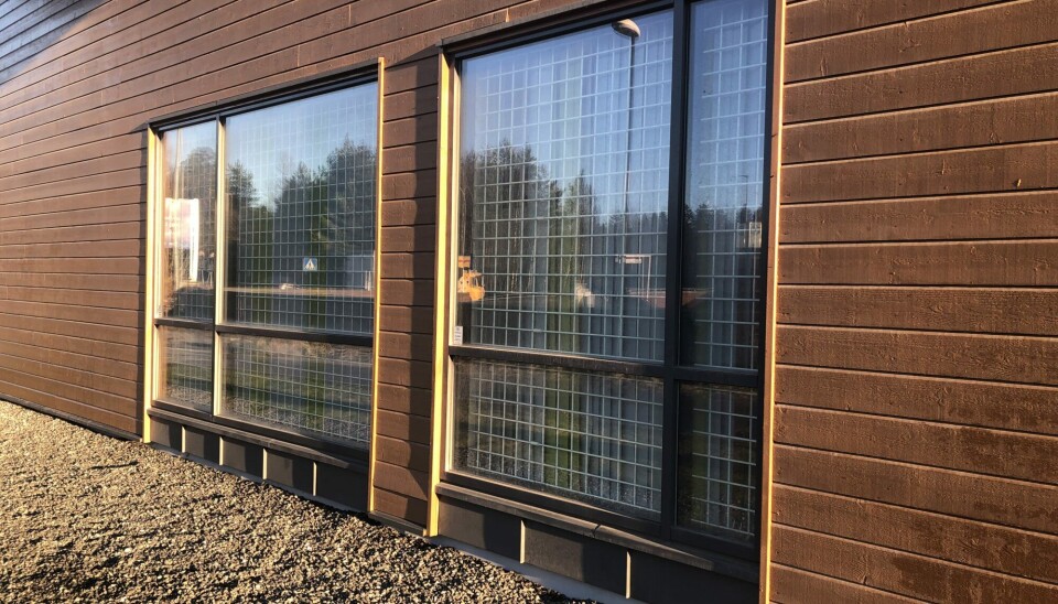 Surveying windows for reuse must include an assessment of the condition of the frame, gaskets and sealing strips, fittings and insulating panes.