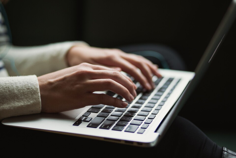 Associate Professor Kristin Rygg wanted to study e-mail communication in more detail. She examined more than 900 e-mails from 14 informants in administrative positions.