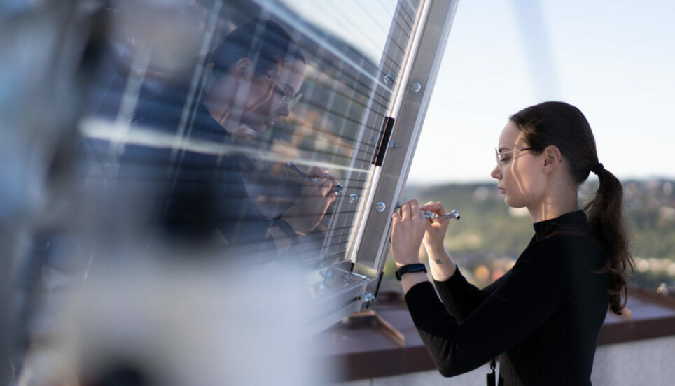 Student Mina Elise Øieren Holter is working on SINTEF’s new Alfa Centauri solar panel laboratory, which rises high above the city of Trondheim.