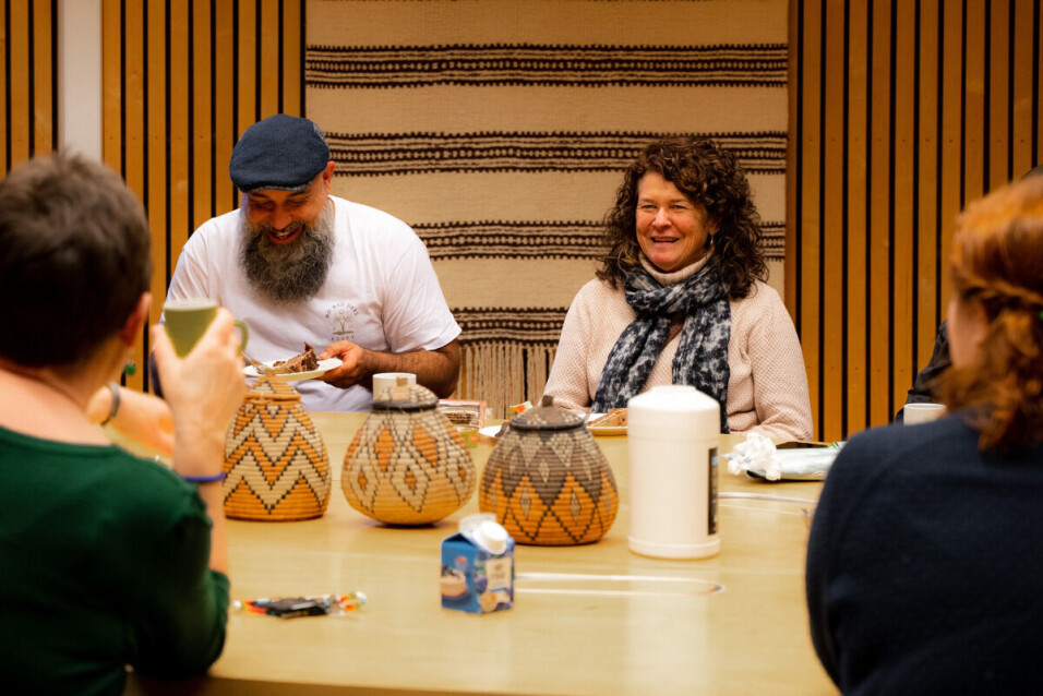 atherine Howlett, professor at Southern Cross University, Gnibi College of Indigenous Australian Peoples, is visiting UiT for the 10th time. This time together with colleague Jade Kennedy from Wollongong University.