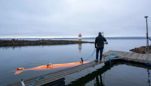 The autonomous underwater vehicle Hugin on its way to map the bottom of lake Mjøsa.