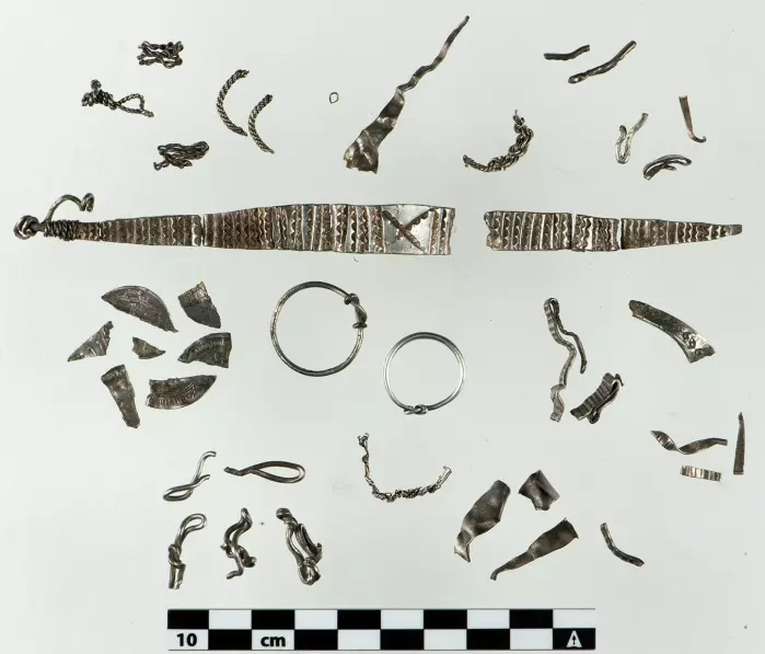 46 items in silver from the Viking Age were found using a metal detector in Stjørdal in mid-Norway. Only two rings were complete, the rest of the coins and jewellery had been divided into smaller pieces.