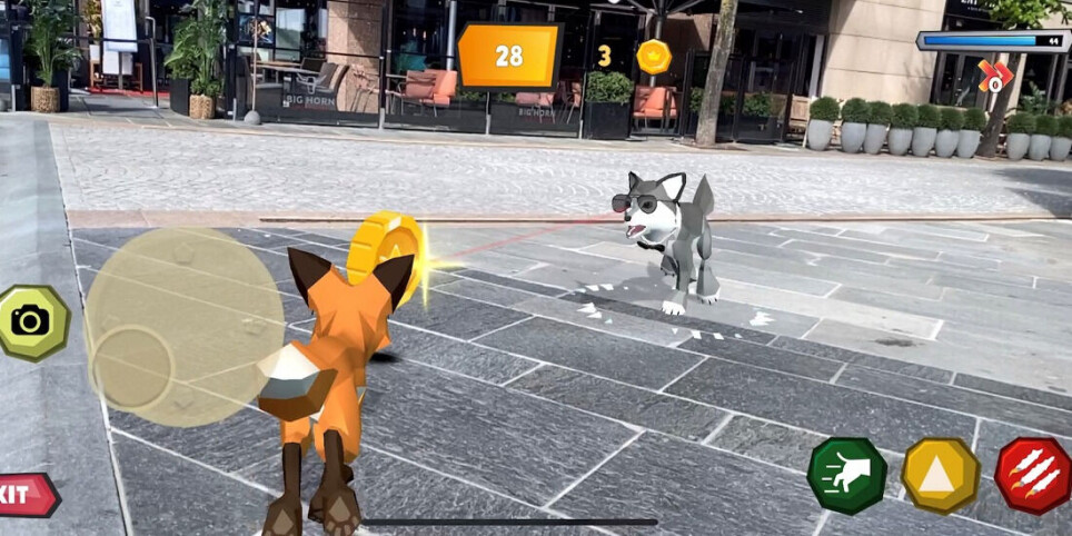 The game BitPet offers several different challenges with animals. This screenshot is from a competition to collect as many coins as possible. You can play against other people or AI-controlled animals you find on the map.