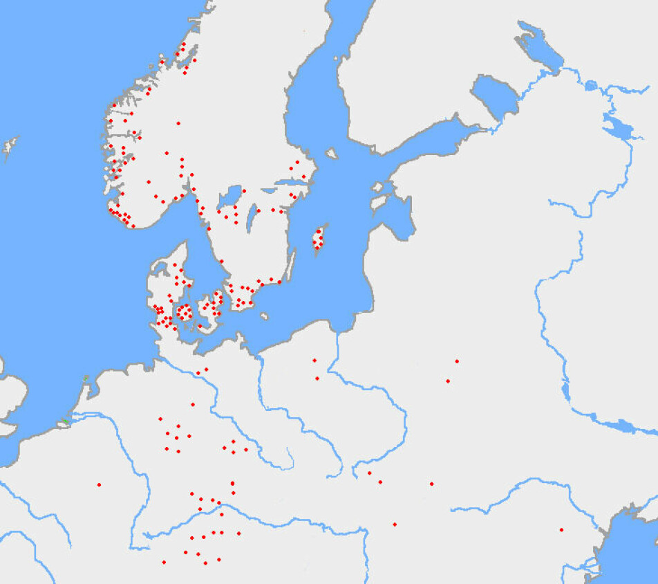 The 24 letters in the oldest runic alphabet was used by all Germanic tribes around the North Sea from between year 200 to year 800. The map shows where runes using this alphabet have been found. The map is based on Sven Birger Fredrik Jasons book ‘Runes in Sweden’ from 1987.