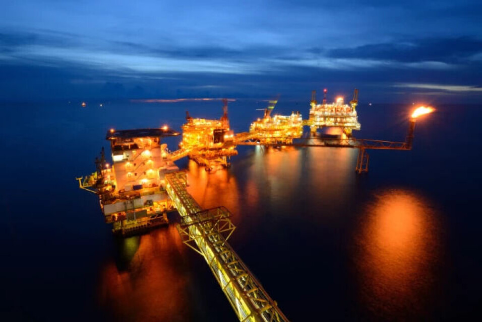 Researchers recommend that offshore workers take fewer and shorter night shifts.