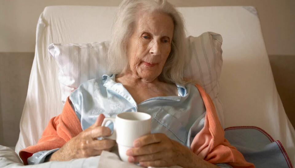 Those who live in nursing homes are often lonely. A good relationship with the nurses can counteract for the loneliness.