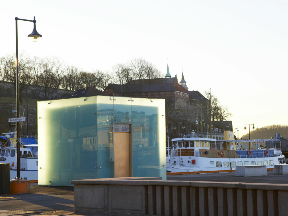 Oslo is the capital with the worst restroom facilities in Northern Europe. The picture shows a public toilet at Oslo Harbour.