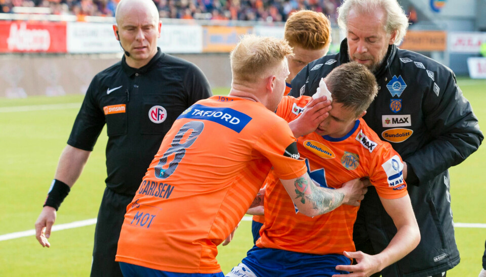 Aalesund's Daníel Leó Grétarsson suffered a head injury during the top league football match between Aalesund and Vålerenga at the Color Line Stadion in 2017. He is currently playing for the Polish club Śląsk Wrocław.