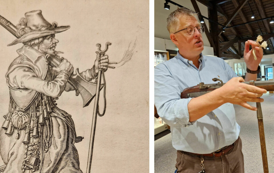 The gunpowder hung on a belt. The fuse burned in the soldier’s left hand, even as they were handling the gunpowder. Mads Berg (right) demonstrates with a piece of rope.