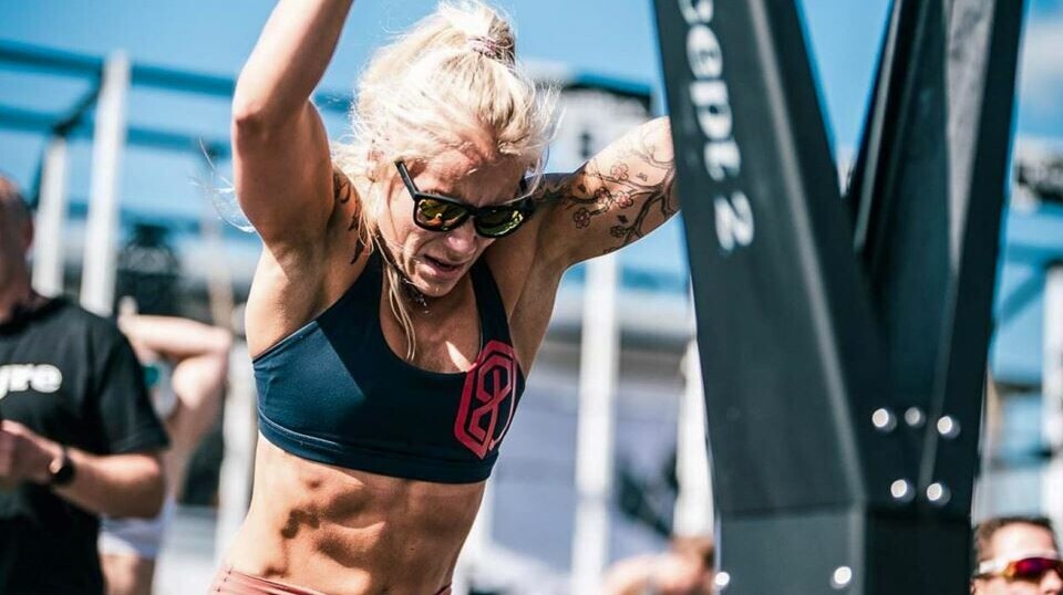 Helene Wilsgaard Vabø is an active fitness profile on Instagram, works as a personal trainer, and is pursuing a master's degree at NIH. She is one of many with abdominal muscle separation after childbirth who participated in Sandra Gluppe's research project.