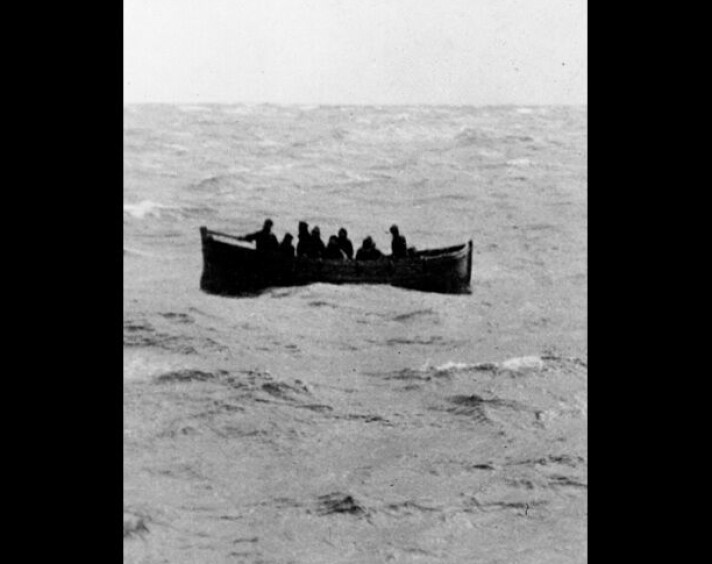 330 Egyptian sailors sailed on Norwegian ships during the war. One of them was Muhamed Hanafy. After barely a month on the job, his ship was sunk by a German submarine. Everyone made it out alive in lifeboats. The picture shows a lifeboat from another shipwreck during the Second World War.