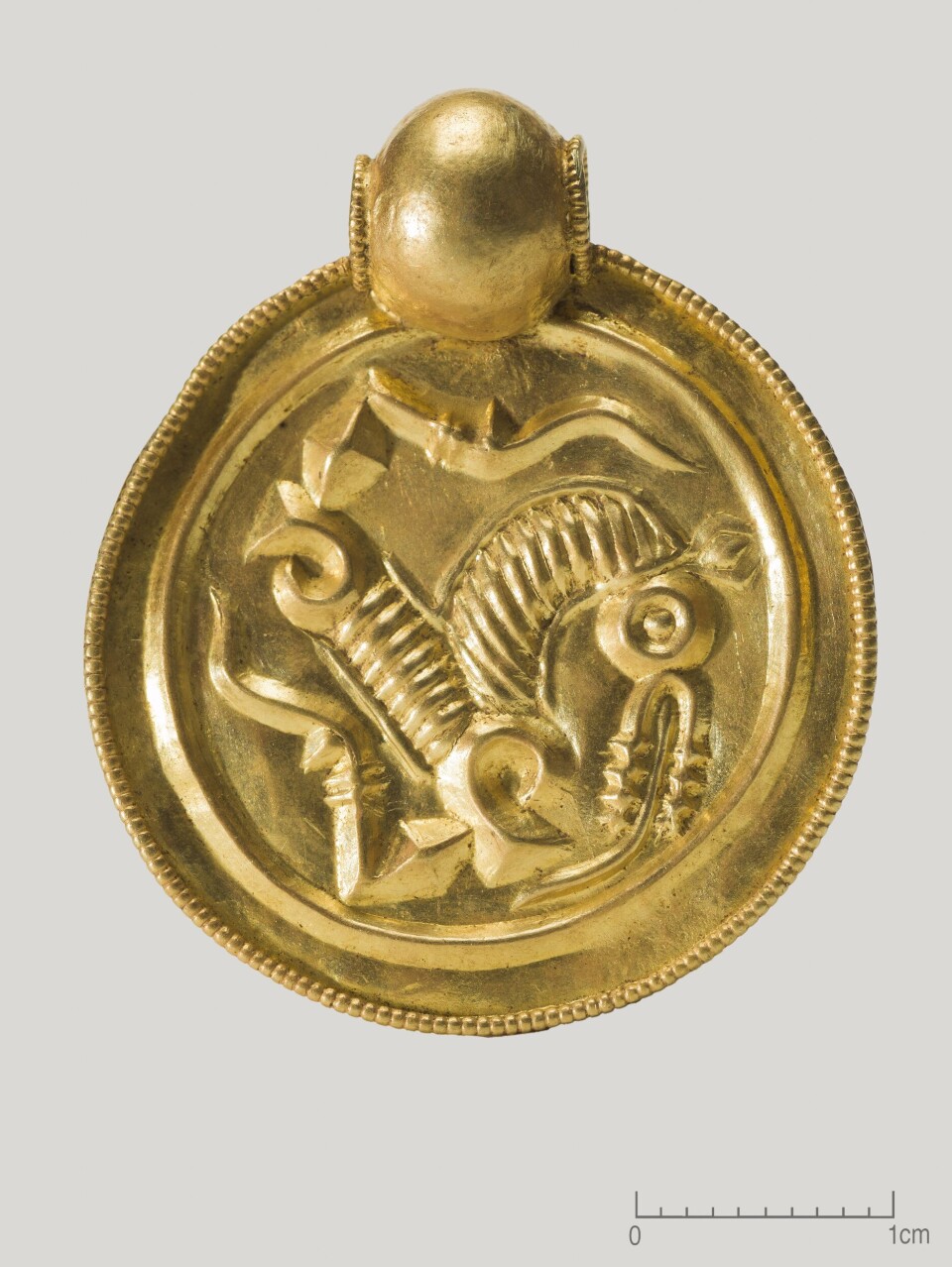 Another gold treasure in Norway: 1400 year old gold foil figures