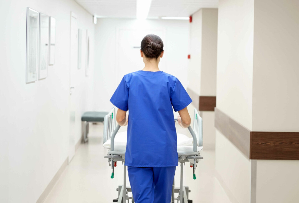 Nurses require expertise in clinical assessments and advanced nursing competence to make sound clinical decisions in acute situations, according to study. Sjukepleiarane treng kompetanse innan kliniske vurderingar og høgare sjukepleiarkompetanse for å ta gode faglege val i akutte situasjonar, ifølgje studie.