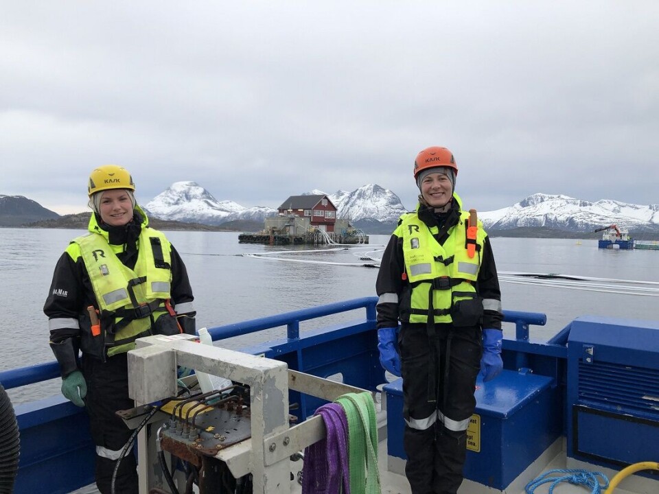From left: Kathrine Kjos Five and Ingrid Schafroth Sandbakken out in the field.