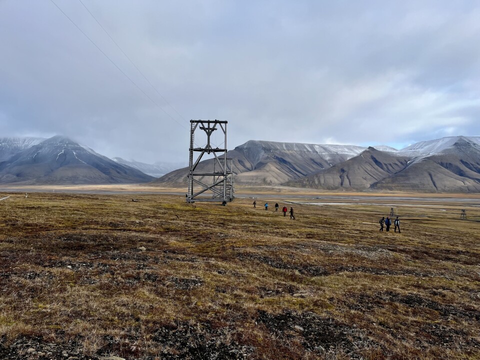 Old cable car trestles in Adventdalen bear witness to a former mining community. Now they are decaying rapidly due to climate change.