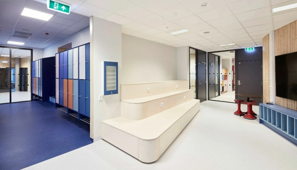 Hall area at Holen School in Bergen. Hall area at Holen School in Bergen.
