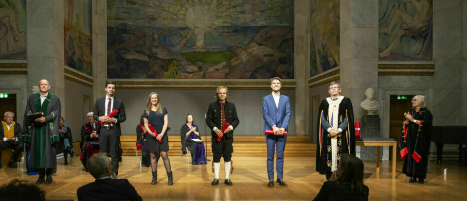 Publication is a fundamental part of research. “A researcher must communicate his results. They must be published and become part of the research literature. In addition, there are formal requirements for publication in order to obtain a doctorate or become a professor,” Dag W. Aksnes says. This photo shows newly minted PhDs from the University of Oslo.