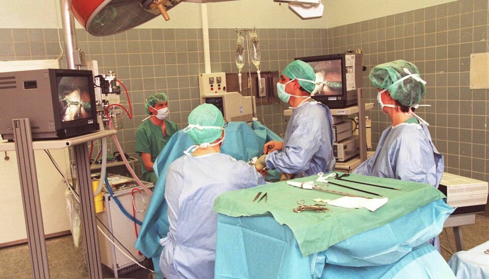 From the 1950s onwards, patient safety began to play a greater role in surgery. Researchers began recording complications and side effects of the anaesthesia. This picture is from 1996.