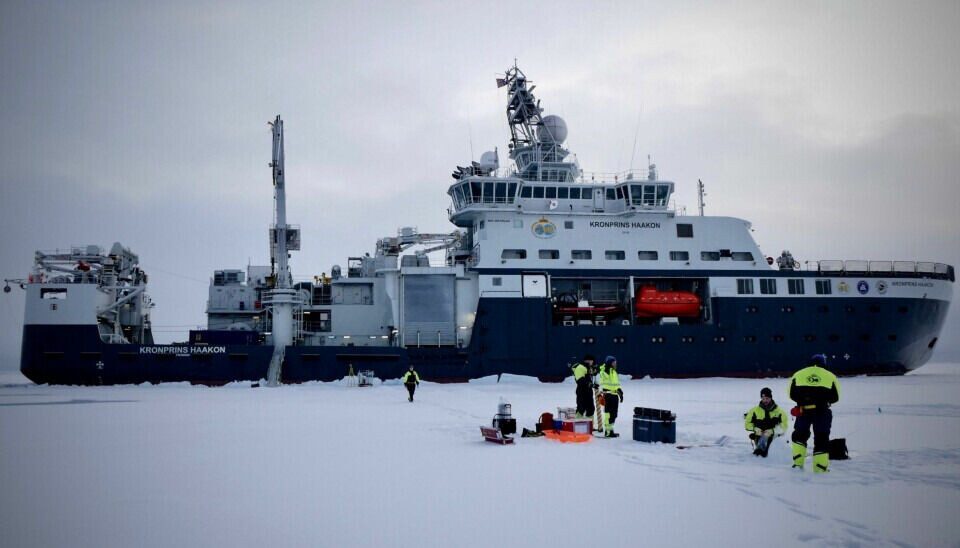 The Barents Sea has been coined ‘the Arctic hotspot’ of climate change due to the rapidity with which environmental changes are taking place. This transitional domain from Atlantic to Arctic waters is home to highly productive benthic communities. The Barents Sea has been coined ‘the Arctic hotspot’ of climate change due to the rapidity with which environmental changes are taking place. This transitional domain from Atlantic to Arctic waters is home to highly productive benthic communities.