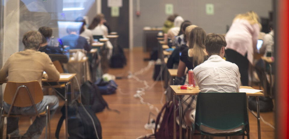 In a few years, exams will be a thing of the past, researchers believe. Forskere tror eksamen vil bli en saga blott om noen år.