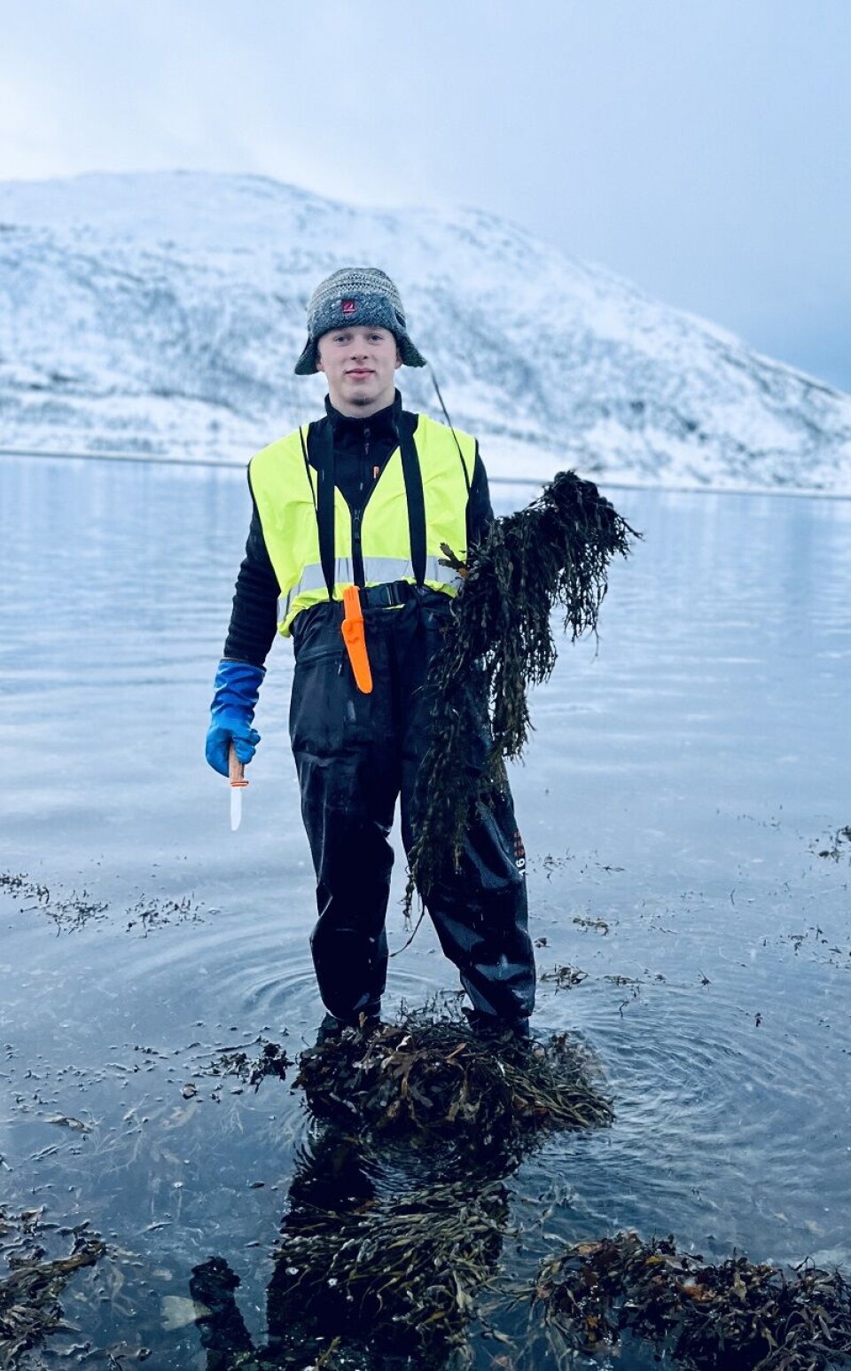Seaweed and kelp products may become even more important in the future, and sustainable production is fundamental. Steffen Tobiassen is in his final year of upper secondary school in Northern Norway and helps Polar Algae harvest seaweed by hand for research.