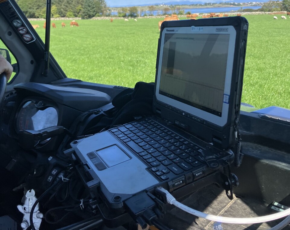 The data on the screen shows that there are a lot of exciting things 20-30 centimetres below the ground.